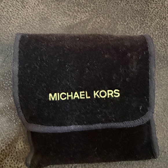NWOT Michael Kors Gold Compact Accessory - Picture 4 of 4
